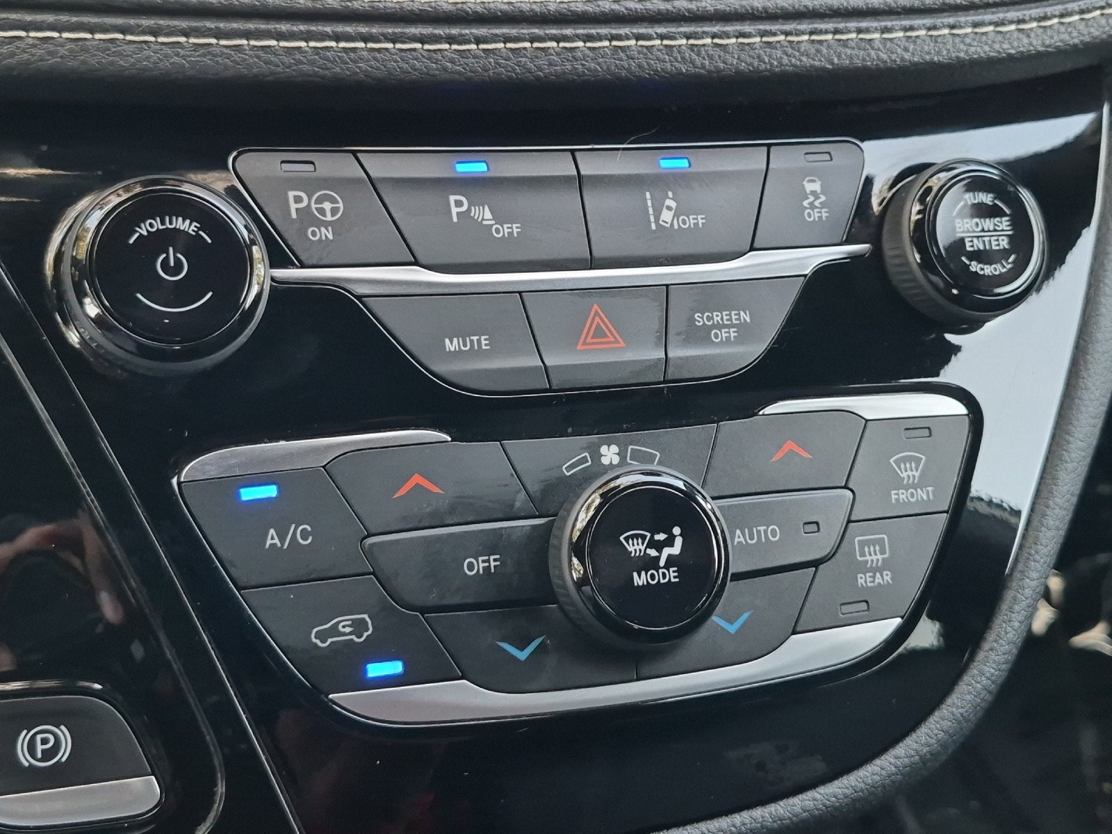 2024 Chrysler Pacifica Hybrid Select S Appearance