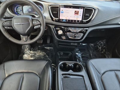 2024 Chrysler Pacifica Hybrid Select S Appearance