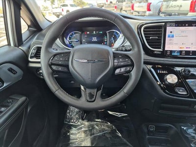 2024 Chrysler Pacifica Hybrid Select S Appearance