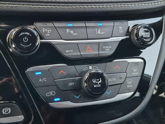 2024 Chrysler Pacifica Hybrid Select S Appearance