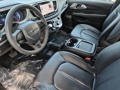 2024 Chrysler Pacifica Hybrid Select S Appearance