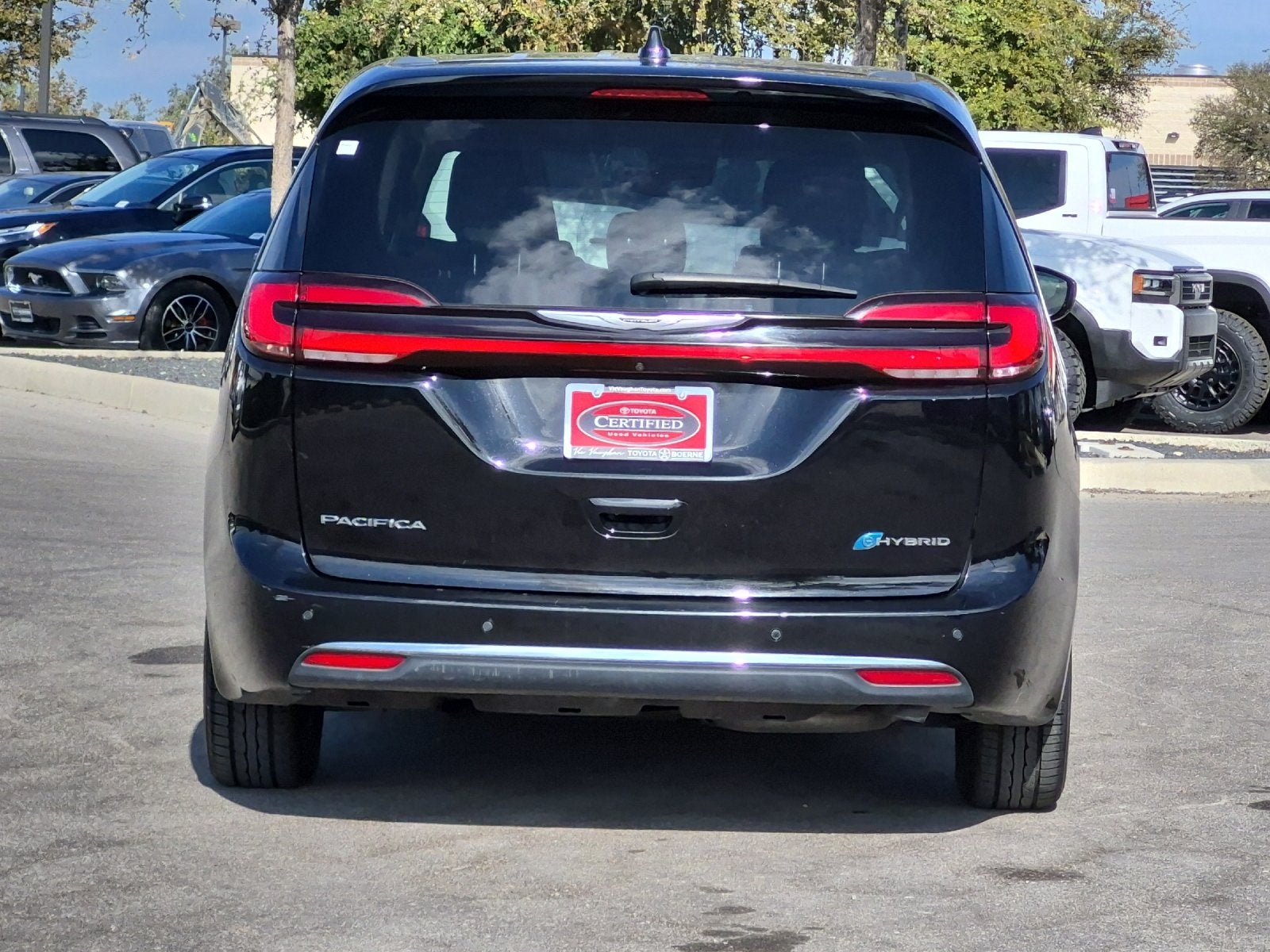 2024 Chrysler Pacifica Hybrid Select