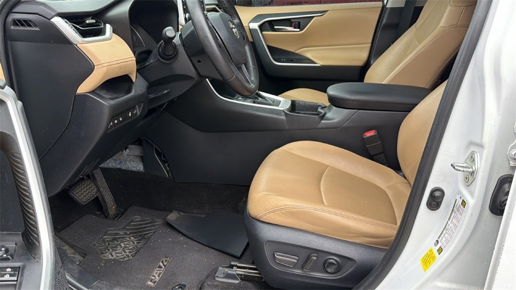 2019 Toyota RAV4 XLE Premium