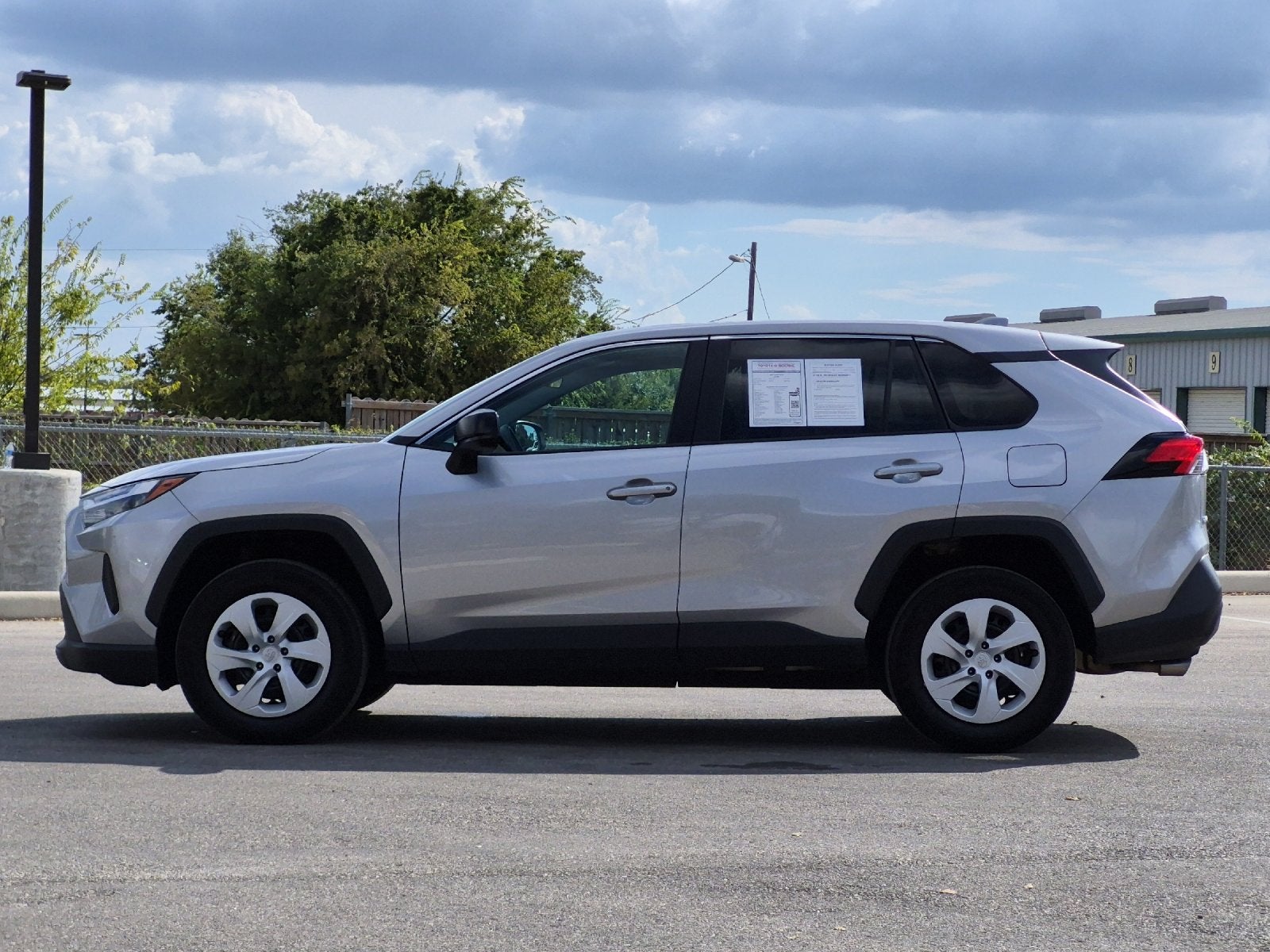 2025 Toyota RAV4 LE