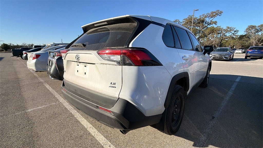2022 Toyota RAV4 LE