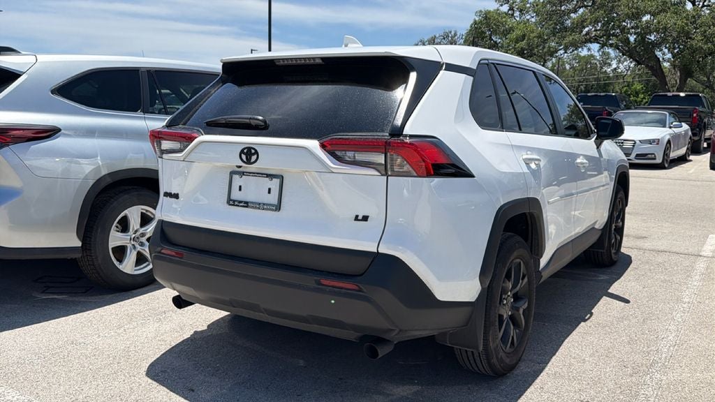 2025 Toyota RAV4 LE