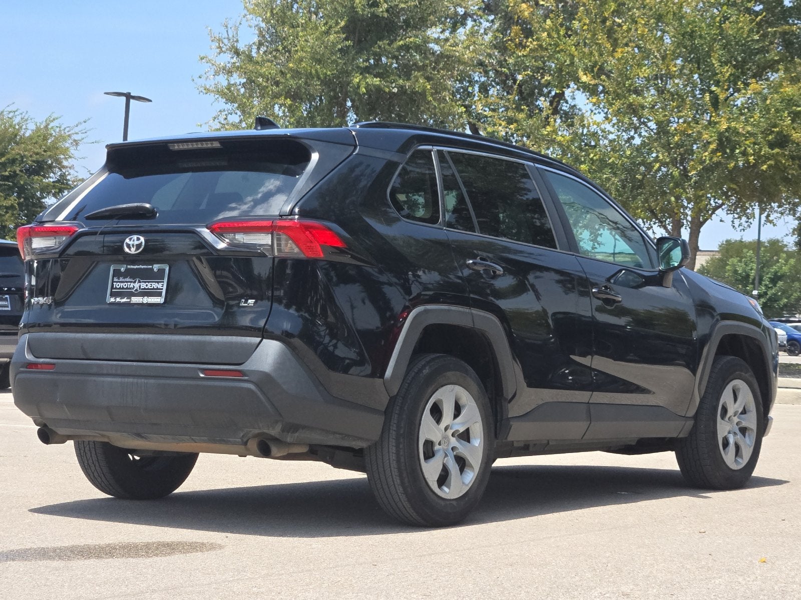 2020 Toyota RAV4 LE