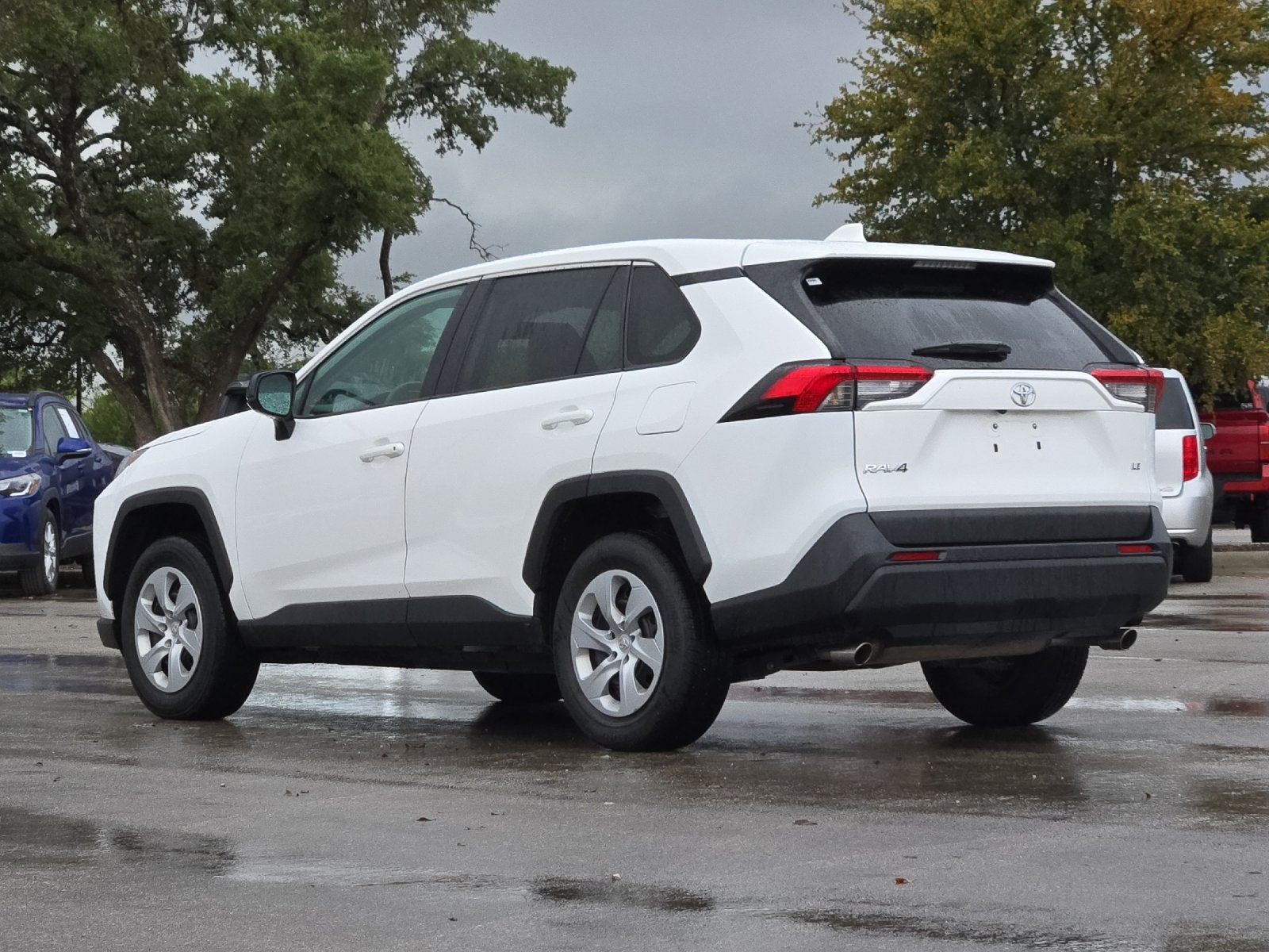 2024 Toyota RAV4 LE