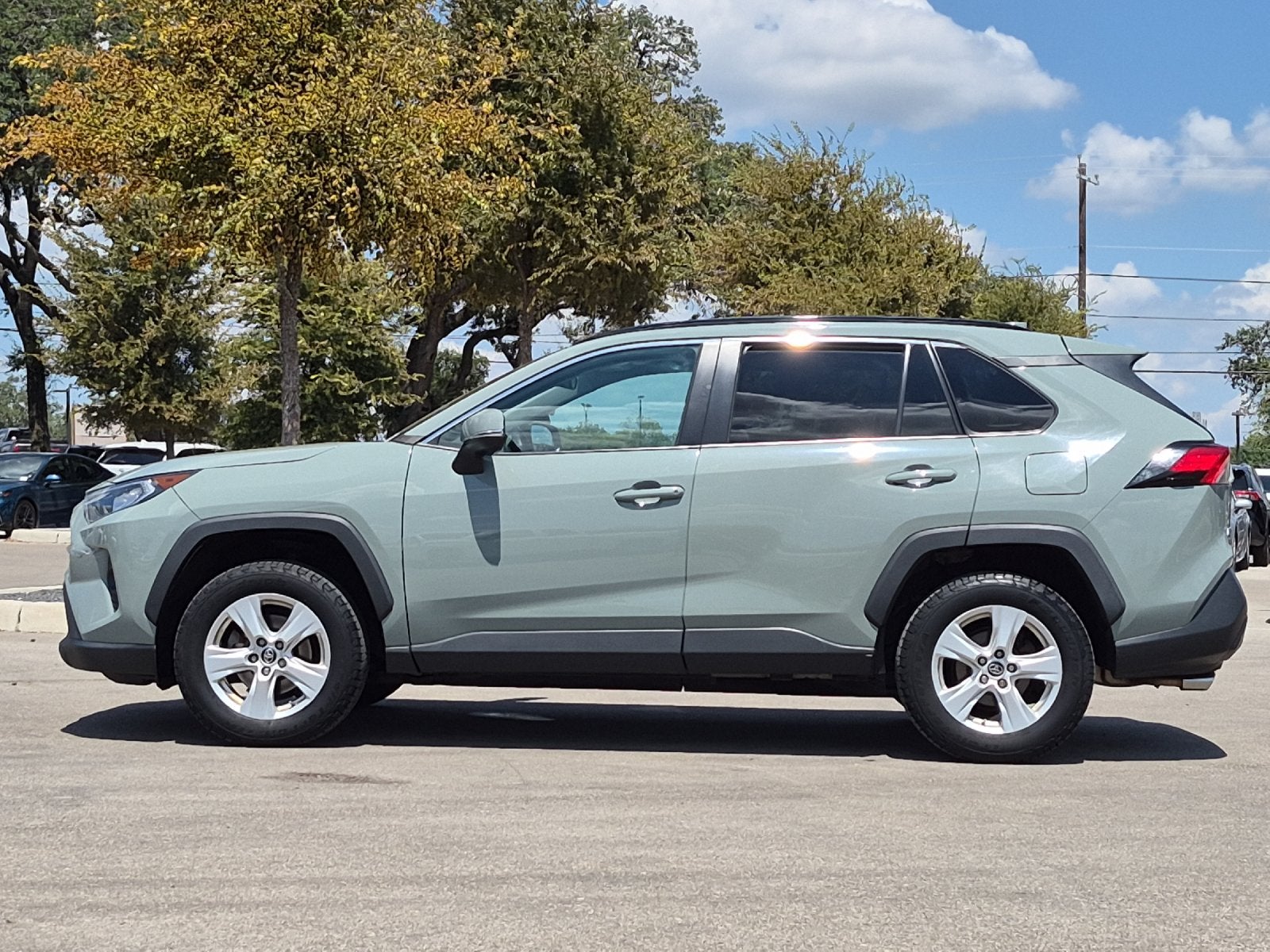 2020 Toyota RAV4 XLE