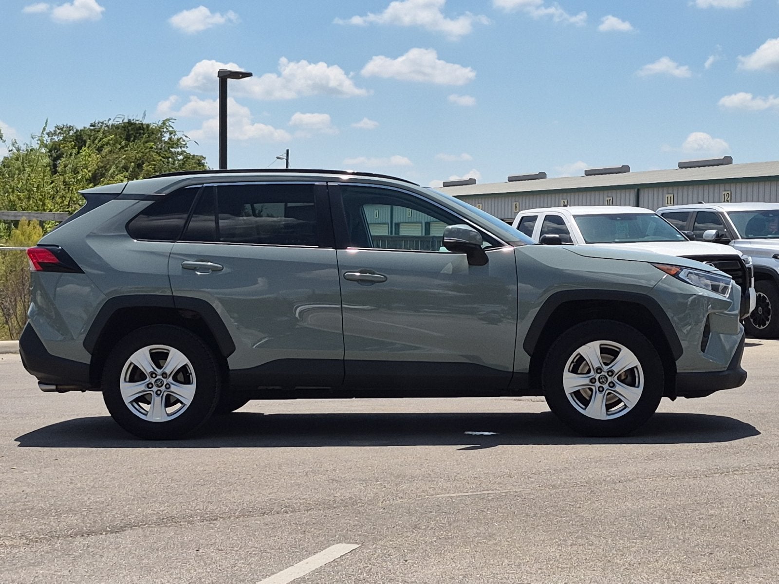 2020 Toyota RAV4 XLE