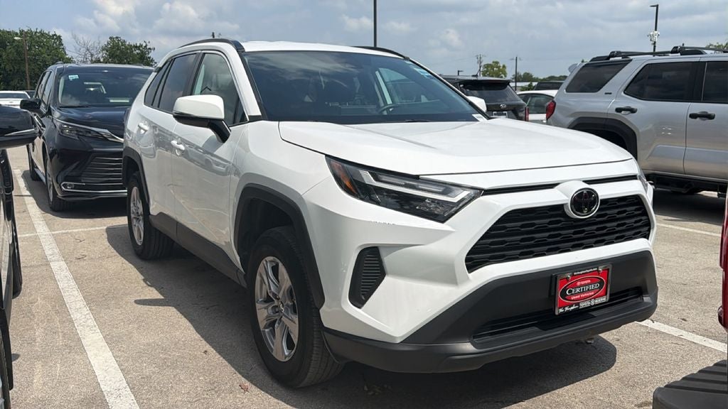 2025 Toyota RAV4 XLE