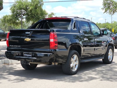 2013 Chevrolet Avalanche LS