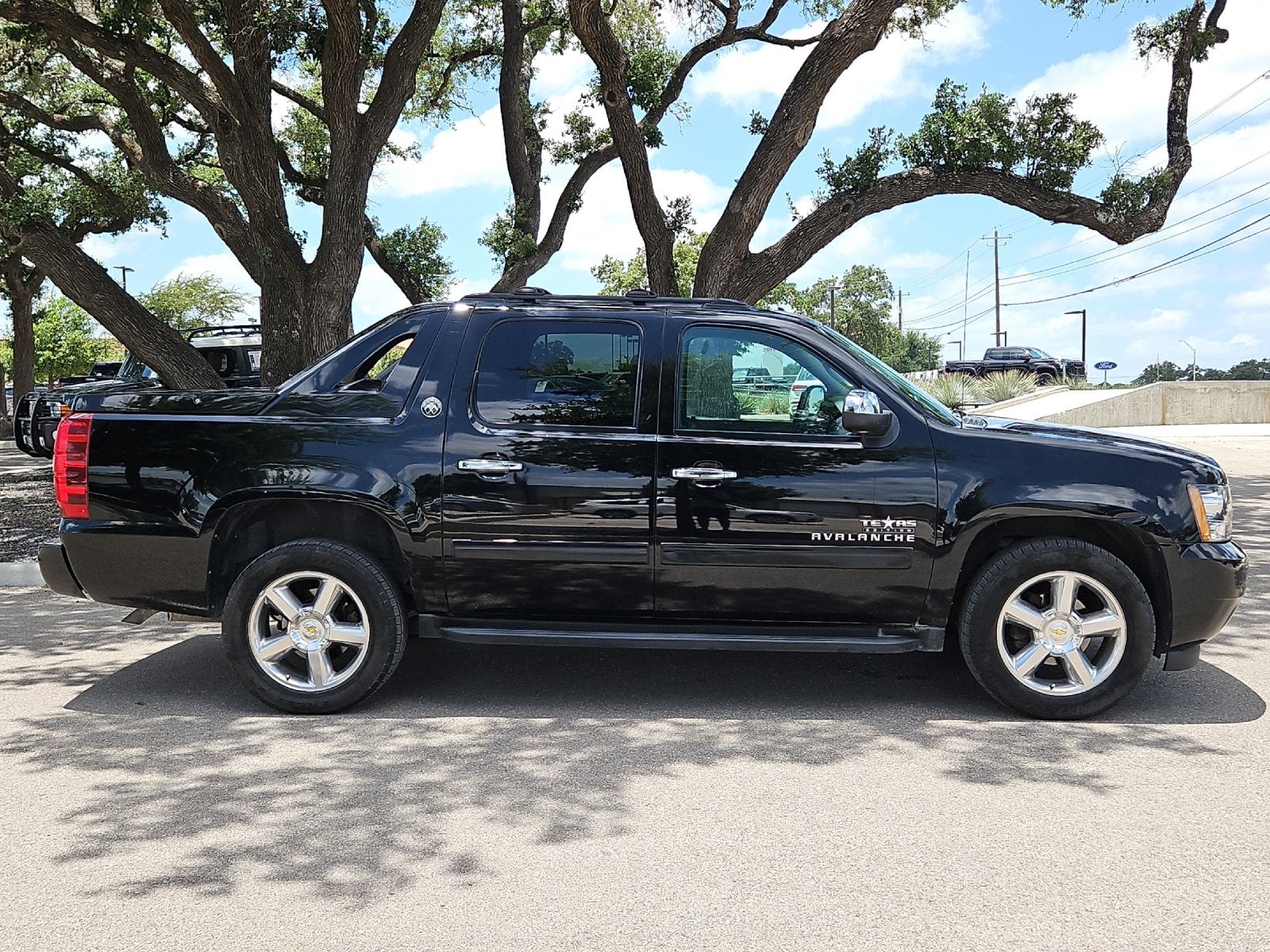 2013 Chevrolet Avalanche LS