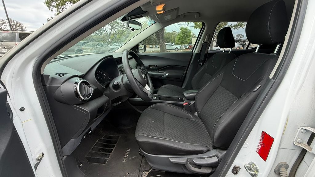 2022 Nissan Kicks SV