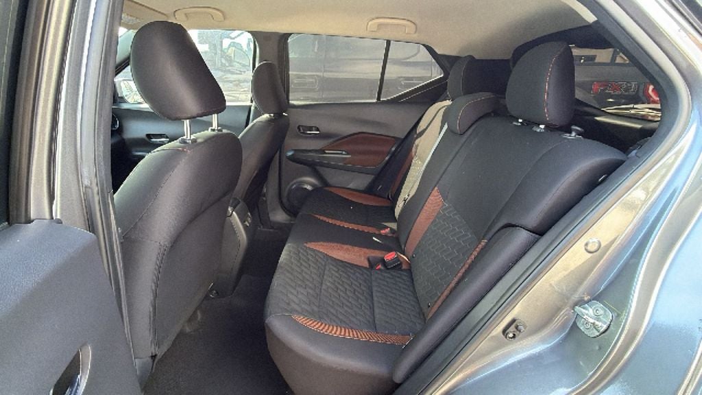 2021 Nissan Kicks SR