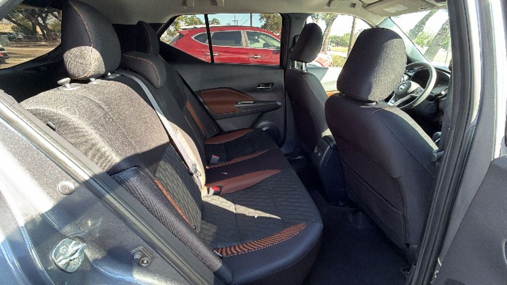 2021 Nissan Kicks SR