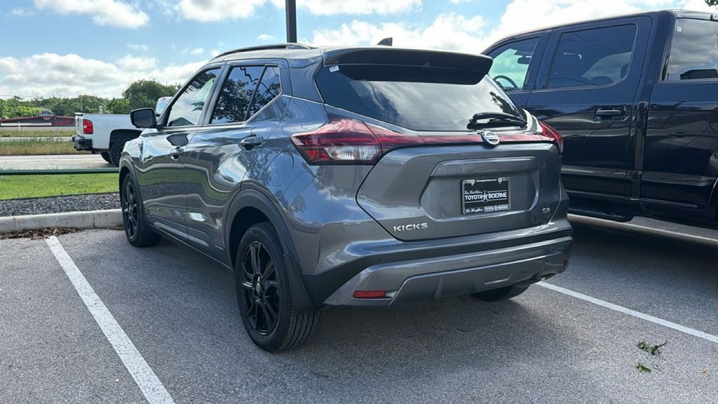 2021 Nissan Kicks SR