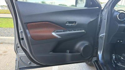 2021 Nissan Kicks SR