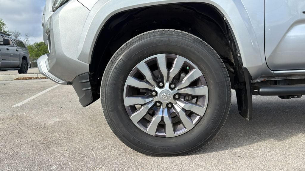 2022 Toyota Tacoma Limited V6