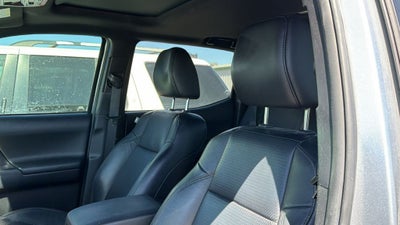 2022 Toyota Tacoma Limited V6