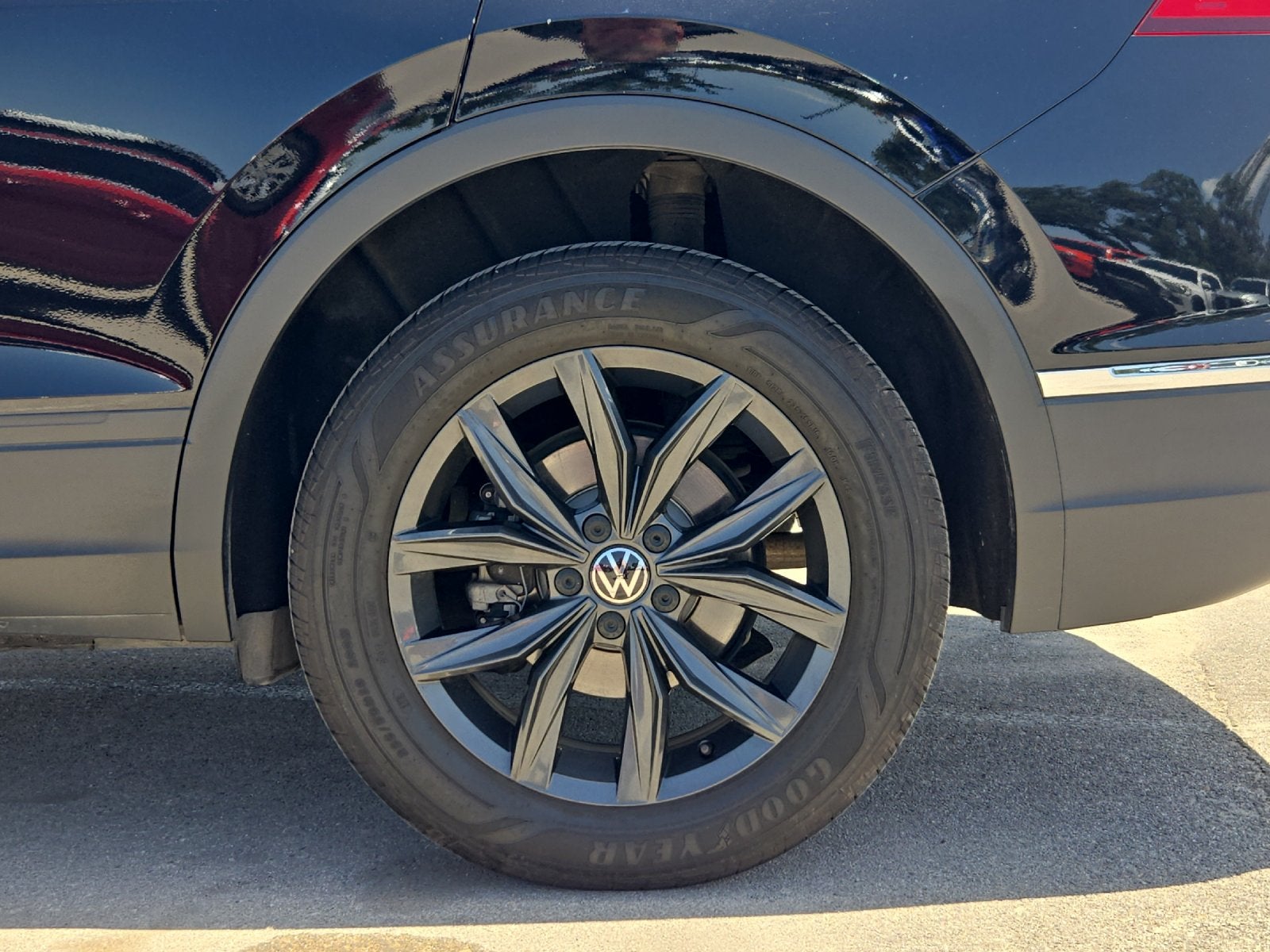 2024 Volkswagen Tiguan 2.0T SE