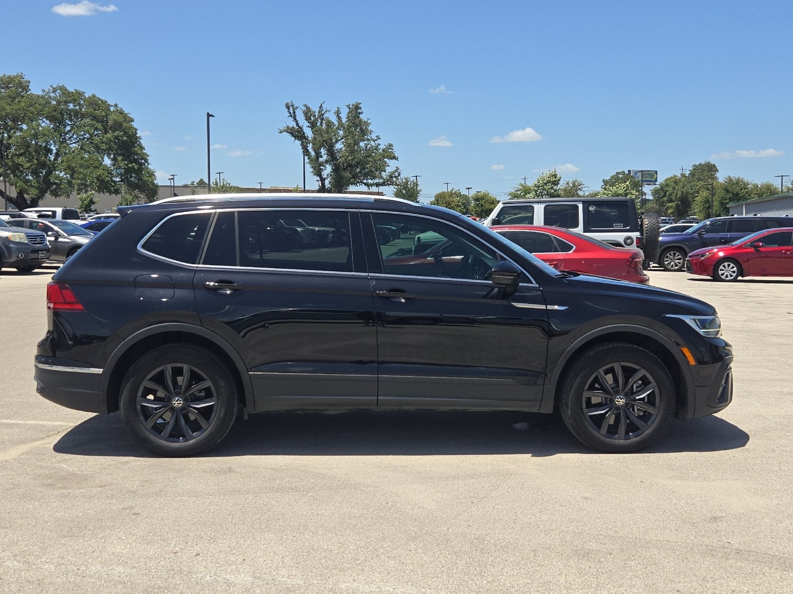 2024 Volkswagen Tiguan 2.0T SE
