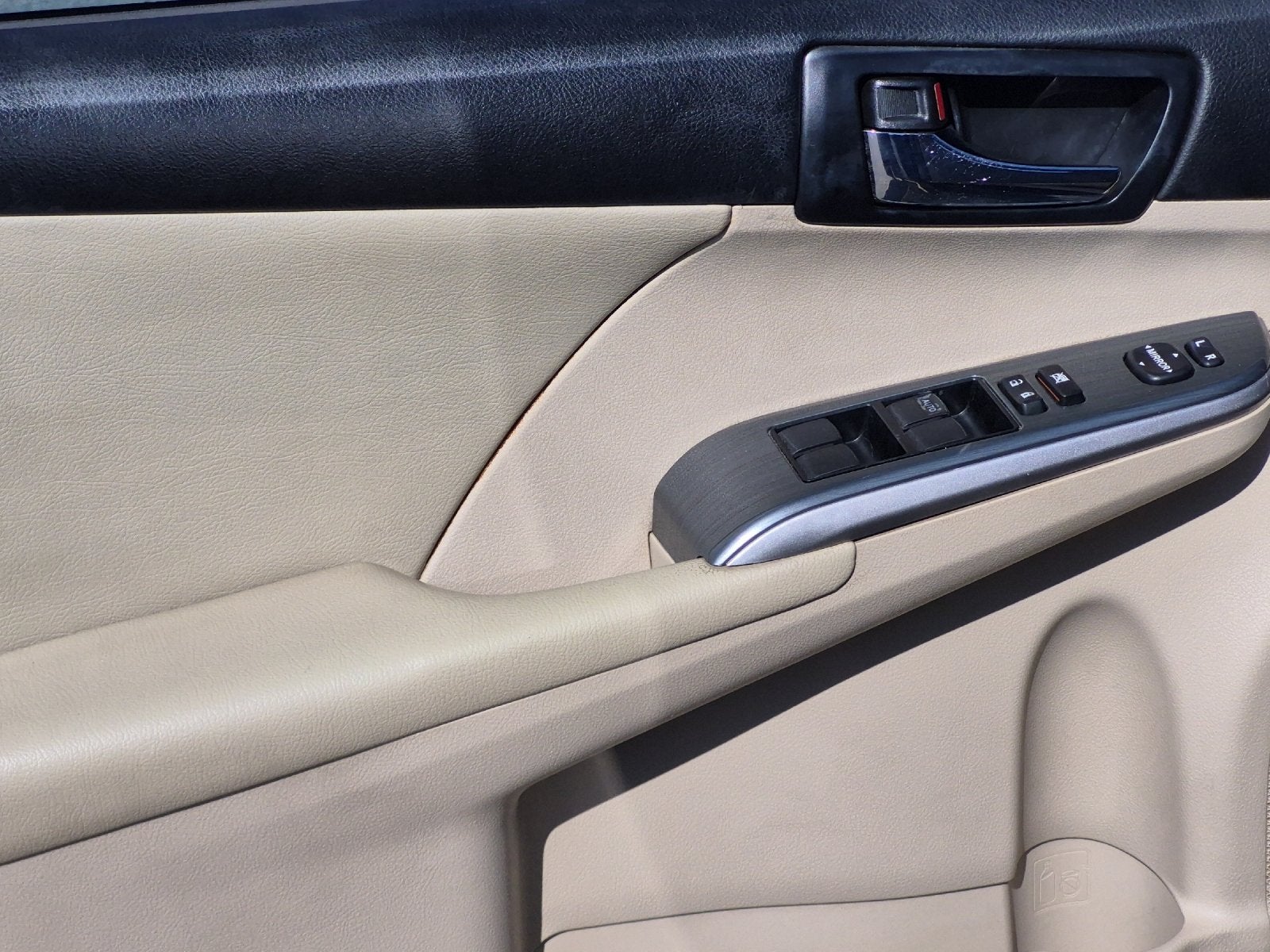 2012 Toyota Camry Hybrid XLE
