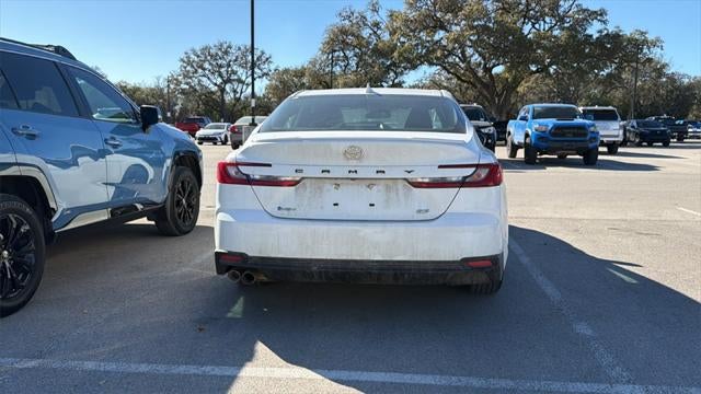 2025 Toyota Camry SE
