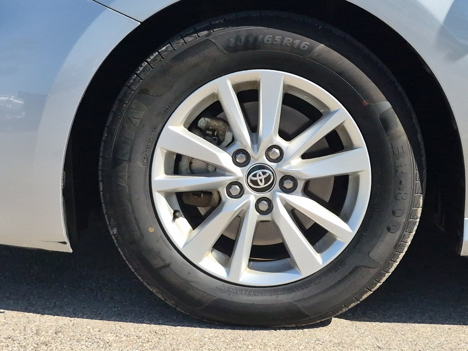 2025 Toyota Camry LE