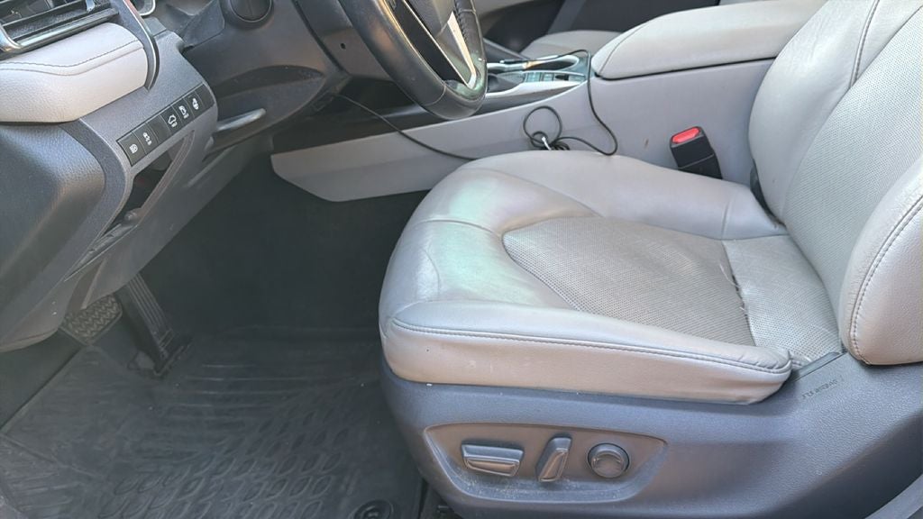 2021 Toyota Camry Hybrid XLE