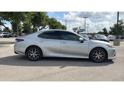 2021 Toyota Camry Hybrid XLE