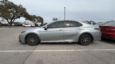 2024 Toyota Camry SE