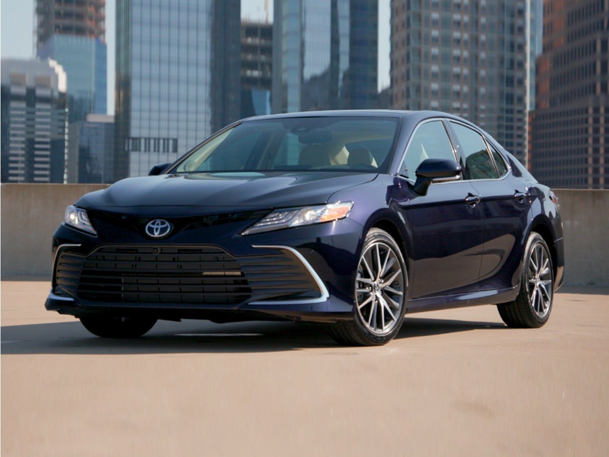 2024 Toyota Camry SE's photo