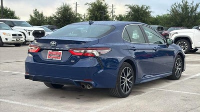 2024 Toyota Camry SE