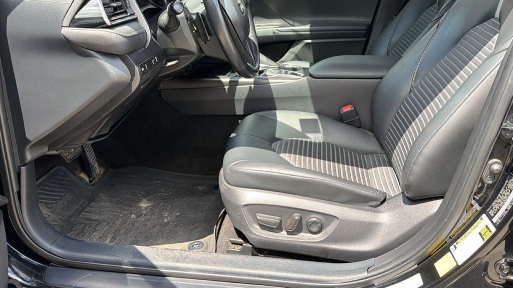 2021 Toyota Camry Hybrid SE