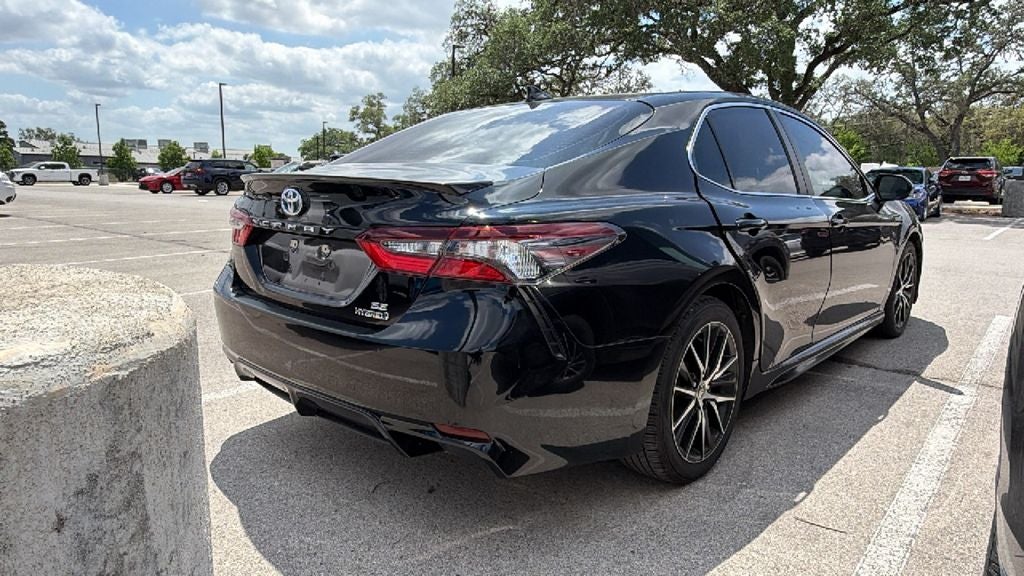 2021 Toyota Camry Hybrid SE