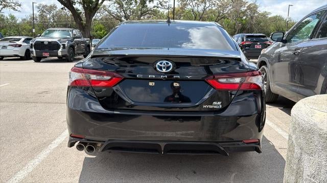 2021 Toyota Camry Hybrid SE