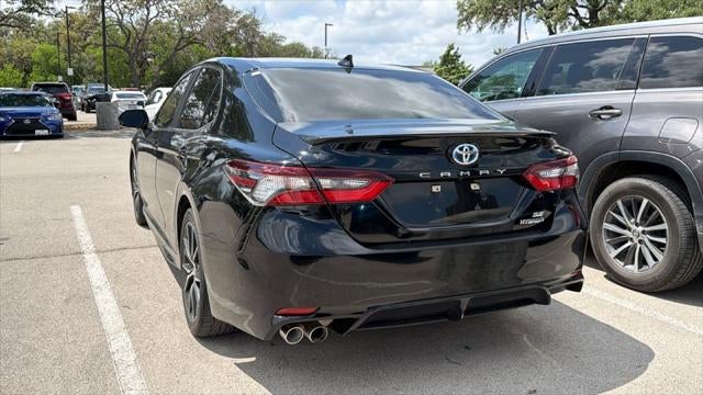 2021 Toyota Camry Hybrid SE