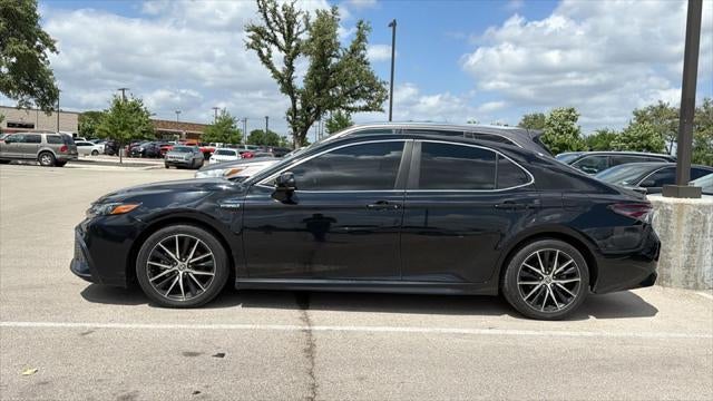 2021 Toyota Camry Hybrid SE