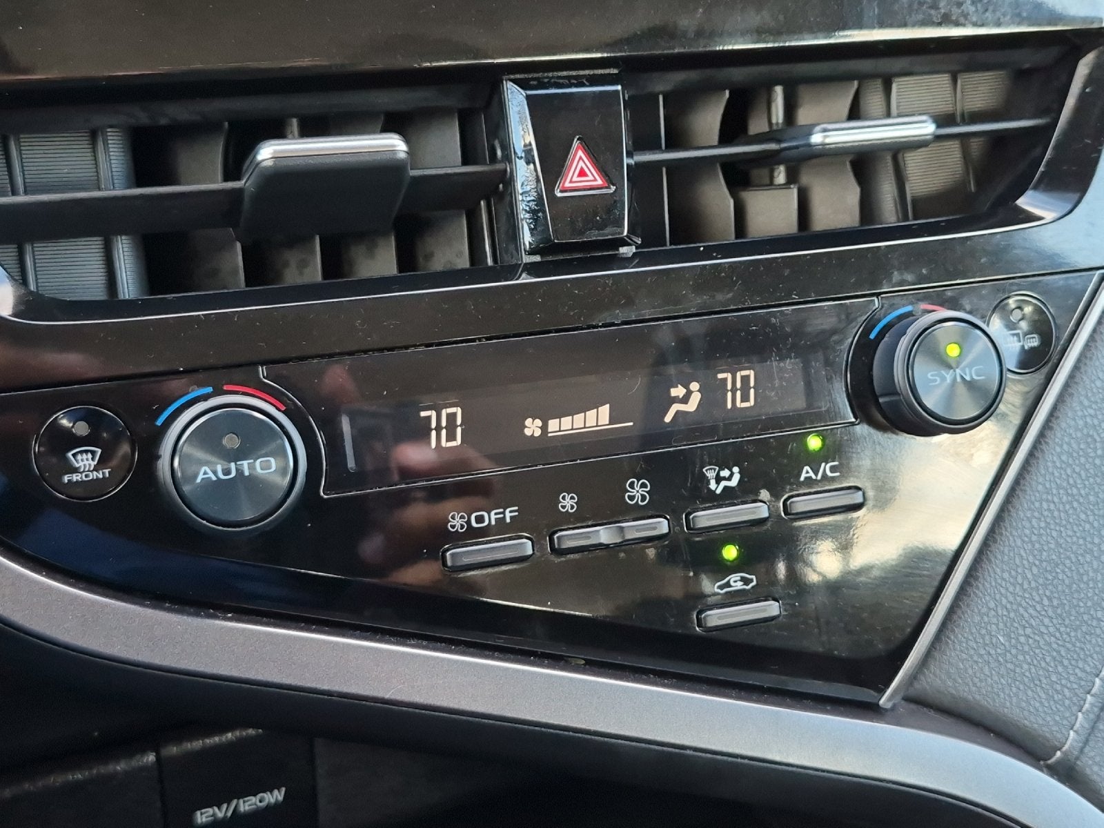 2023 Toyota Camry Hybrid SE