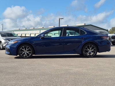 2023 Toyota Camry Hybrid SE