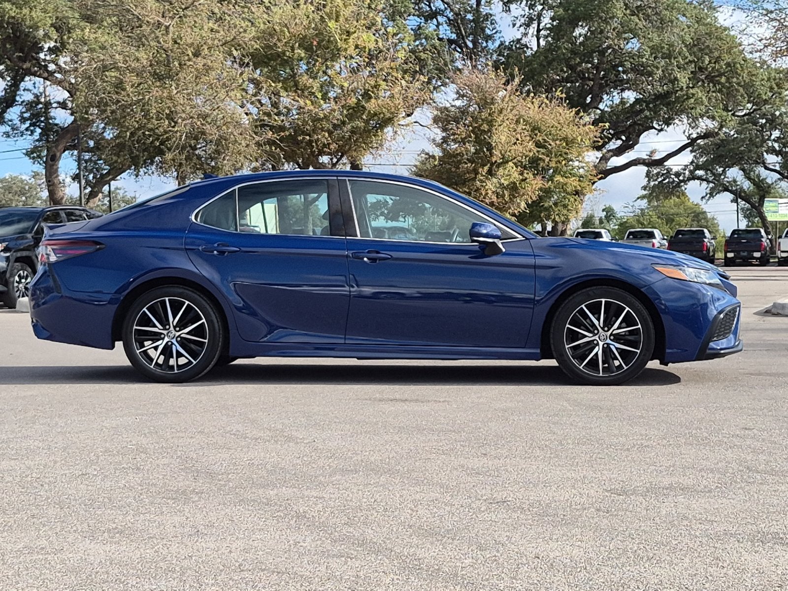2023 Toyota Camry Hybrid SE