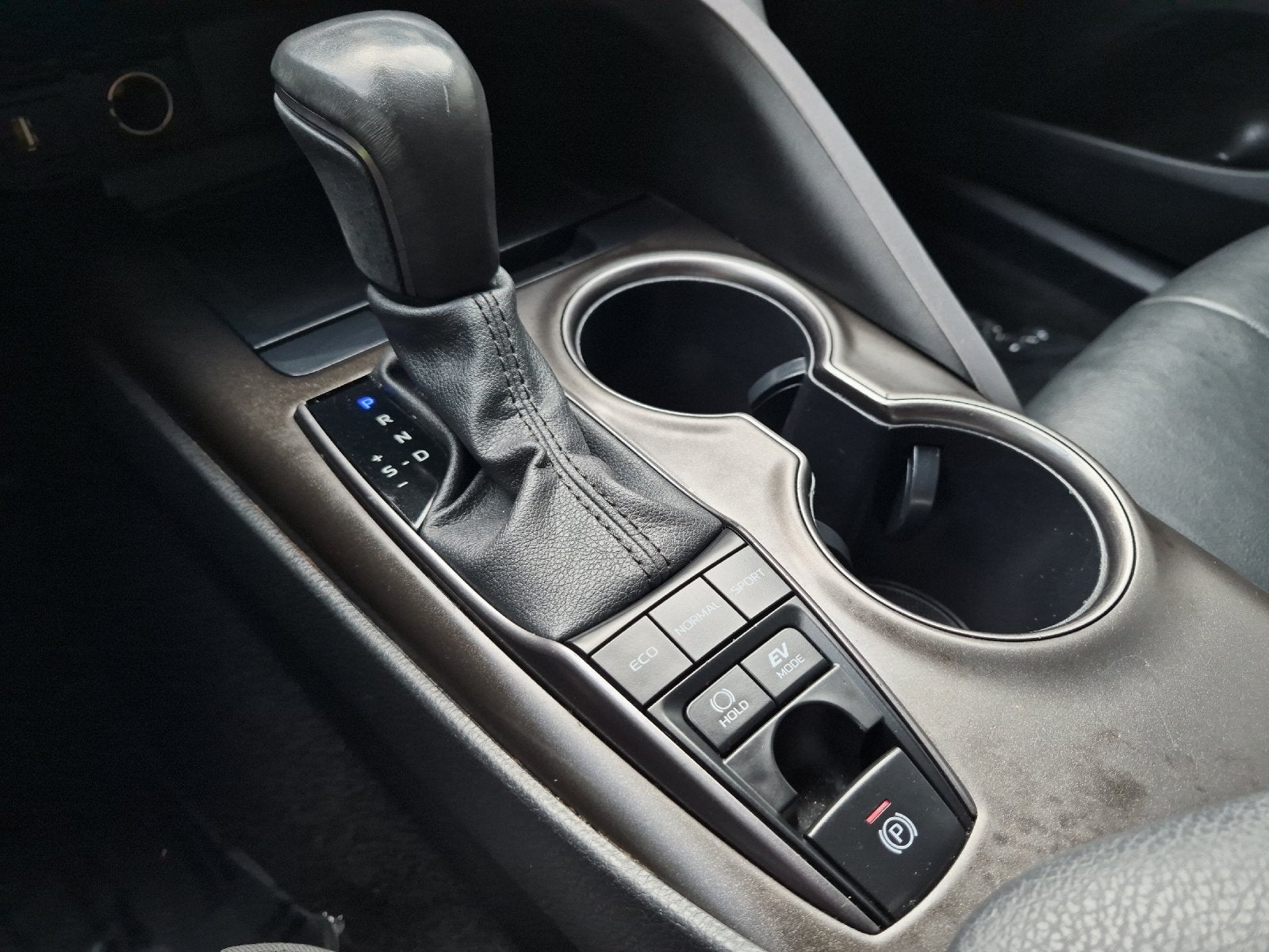 2024 Toyota Camry Hybrid SE