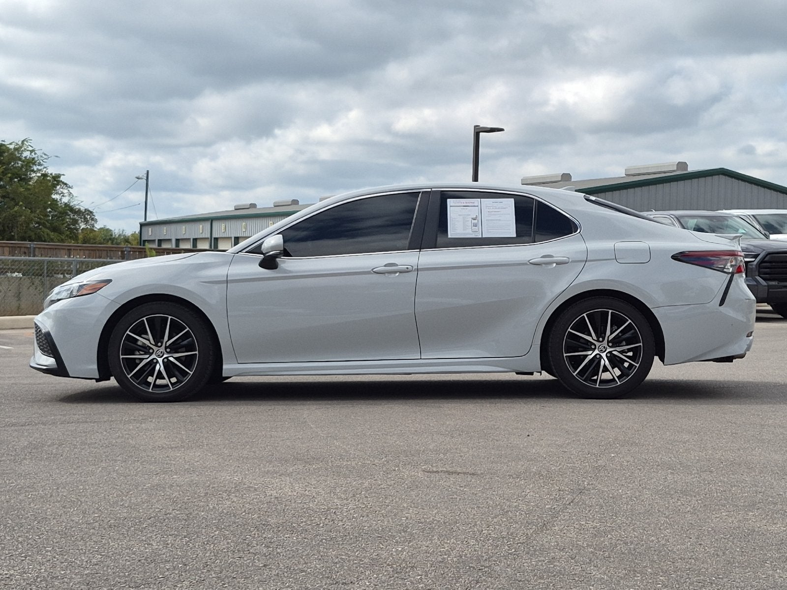 2024 Toyota Camry Hybrid SE