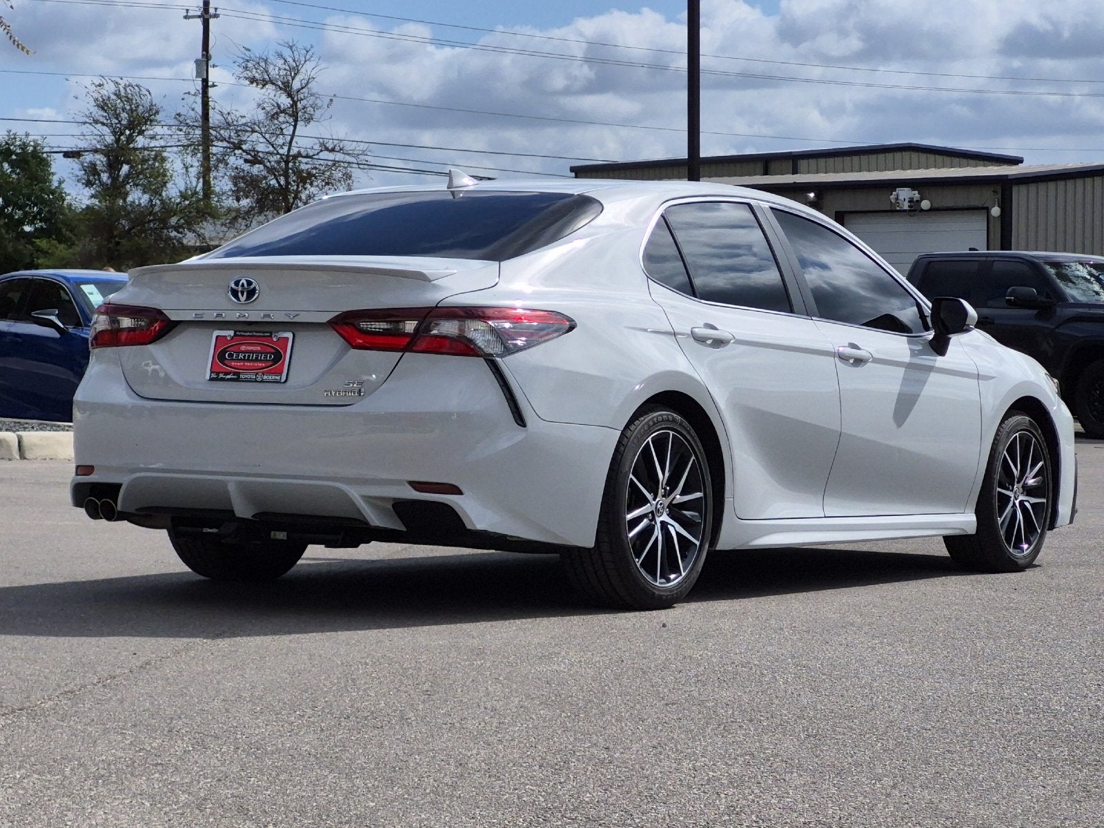 2024 Toyota Camry Hybrid SE