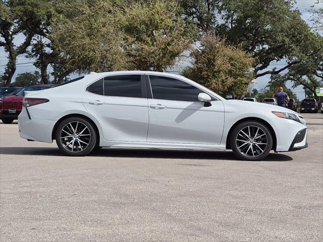 2024 Toyota Camry Hybrid SE