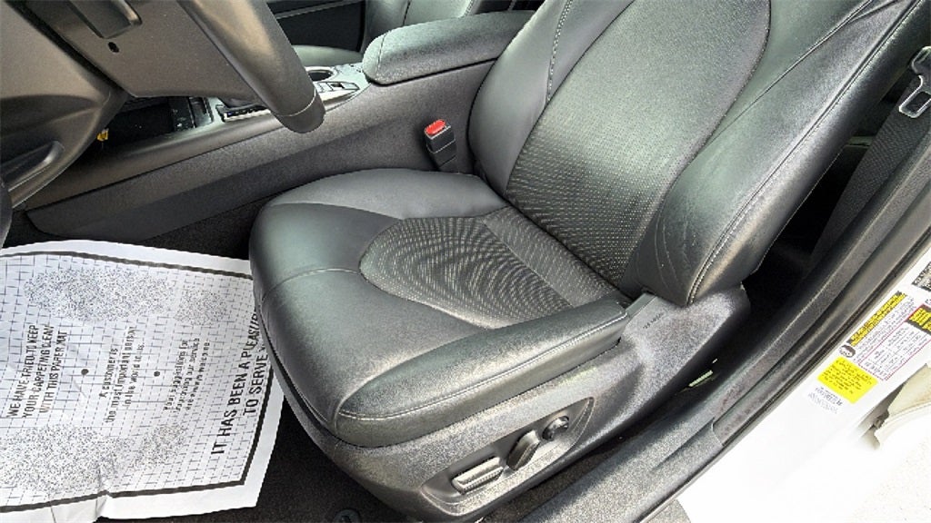 2022 Toyota Camry Hybrid XSE