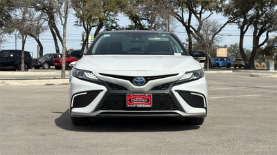 2022 Toyota Camry Hybrid XSE
