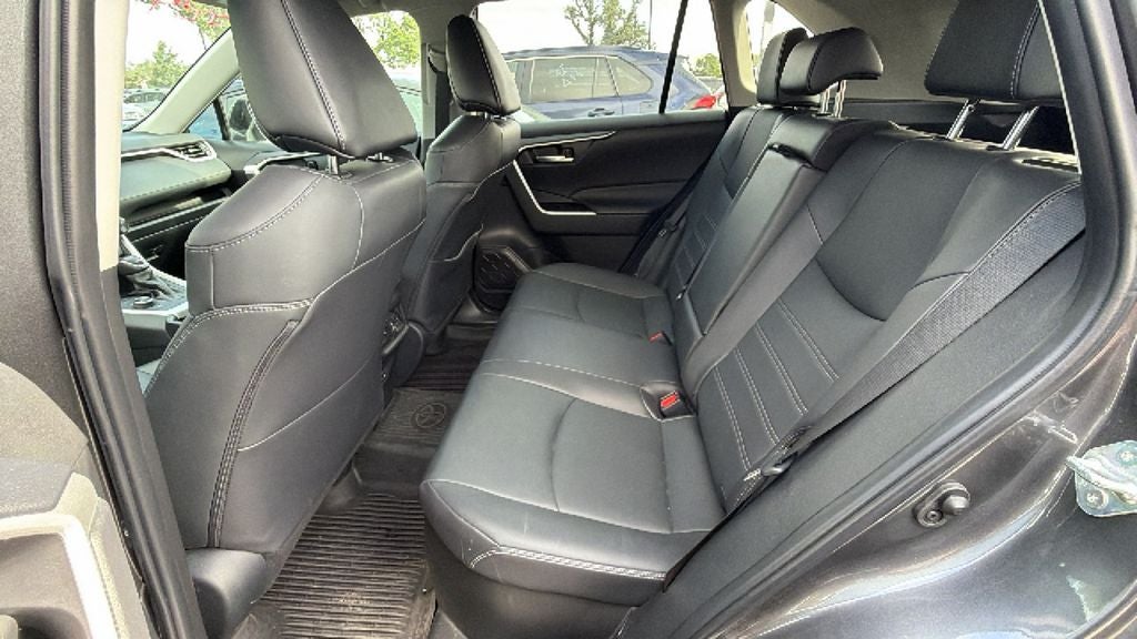 2025 Toyota RAV4 Hybrid XLE Premium