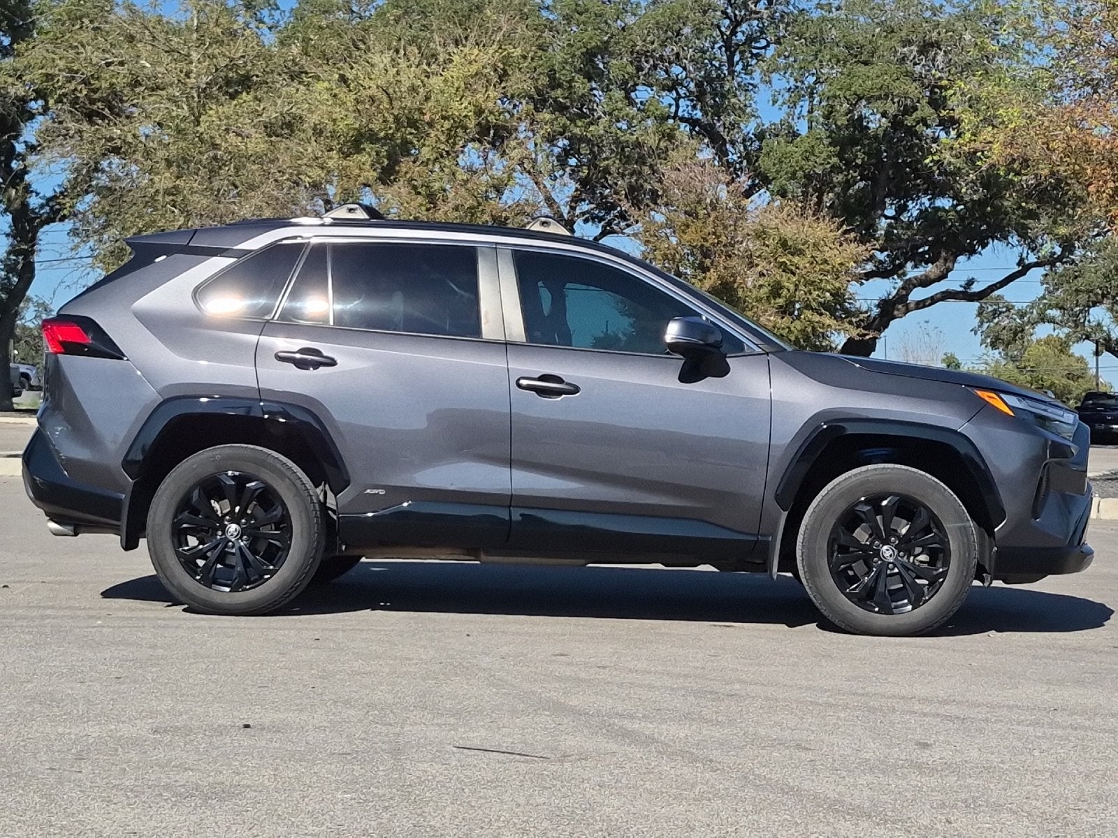 2024 Toyota RAV4 Hybrid SE